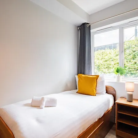 Budget Friendly 3 Bed Apartment, Sleeps 5 Apartman Galway