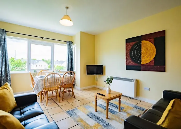 Апартаменты Budget Friendly 3 Bed