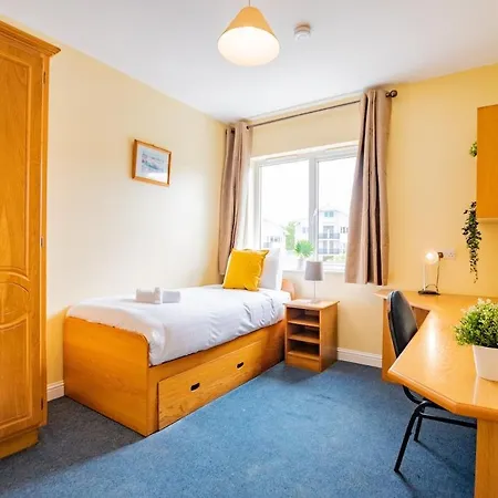 Budget Friendly 3 Bed *