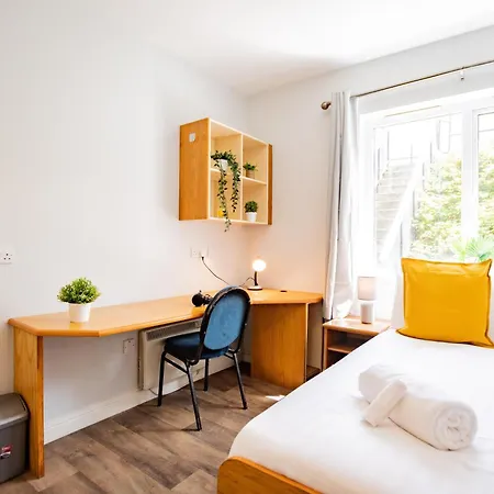 Budget Friendly 3 Bed *