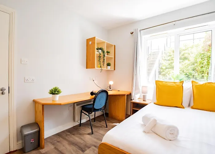 Budget Friendly 3 Bed *