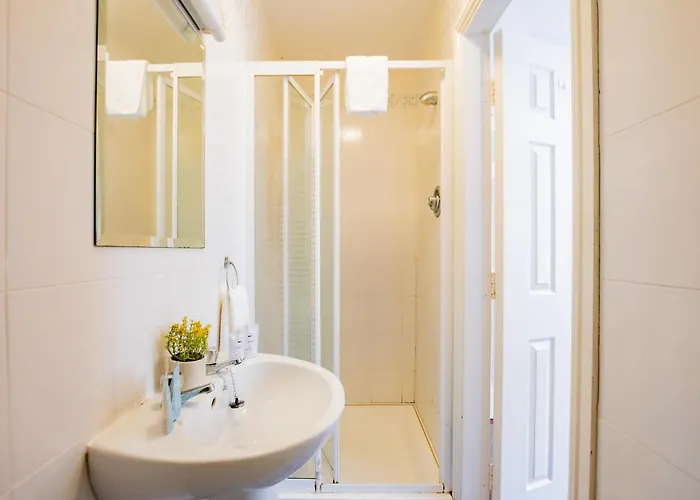 Apartment Budget Friendly 3 Bed *